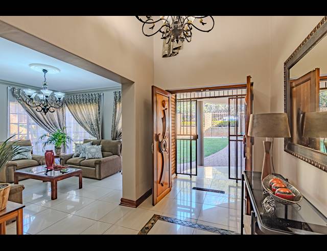4 BEDROOM FREEHOLD FOR SALE IN MONTANA PARK